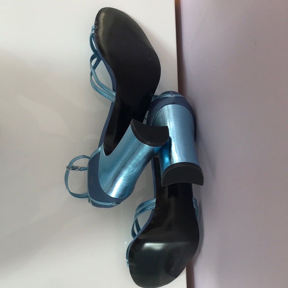 NWOT Charles David Exchange heels.  Never used. - Picture 3 of 3